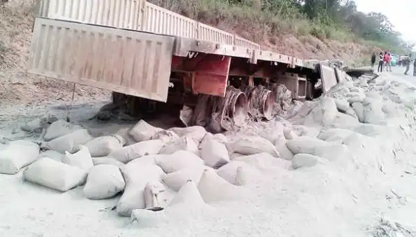 Tragedy in Ondo as 11 Wedding Guests, Children Perish in Fatal Car Crash (Photo)